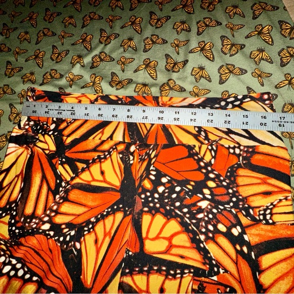 LuLaRoe XL Monarch Butterfly Irma Top and TC Leggings Set New Without Tags - Picture 5 of 8